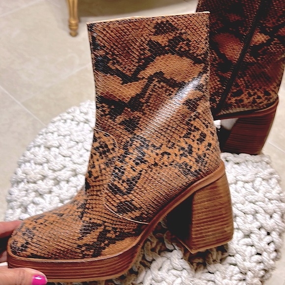 Free People Shoes - FREE PEOPLE 'RUBY SHINE' SNAKE PRINTEDLEATHER BOOTS 39.5 (9.5)